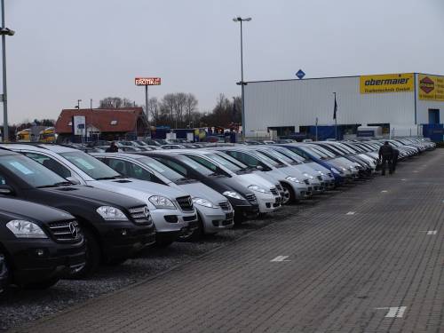 Таможенные пошлины на иномарки не снизятся